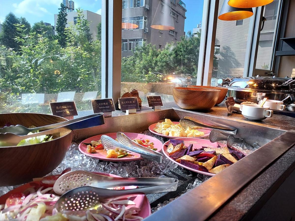 Royal Roi Hotel Taichung Exterior photo