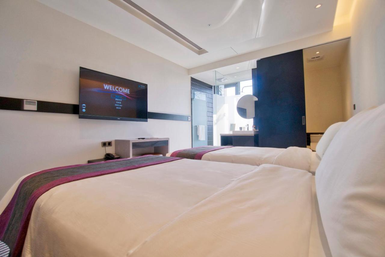 Royal Roi Hotel Taichung Exterior photo