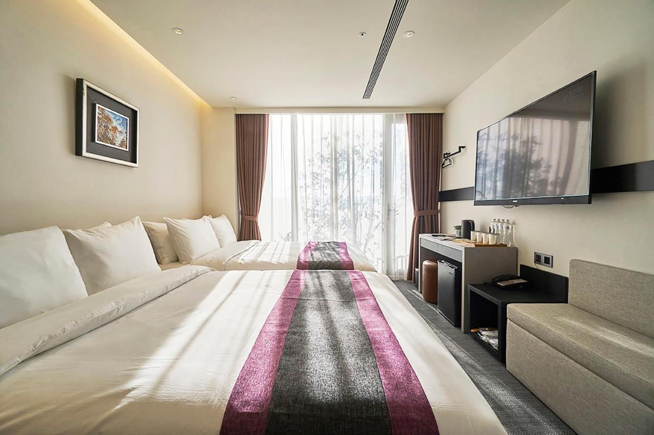 Royal Roi Hotel Taichung Exterior photo