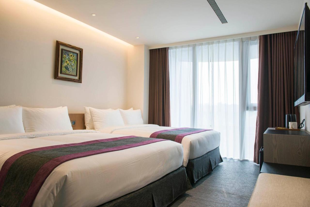 Royal Roi Hotel Taichung Exterior photo