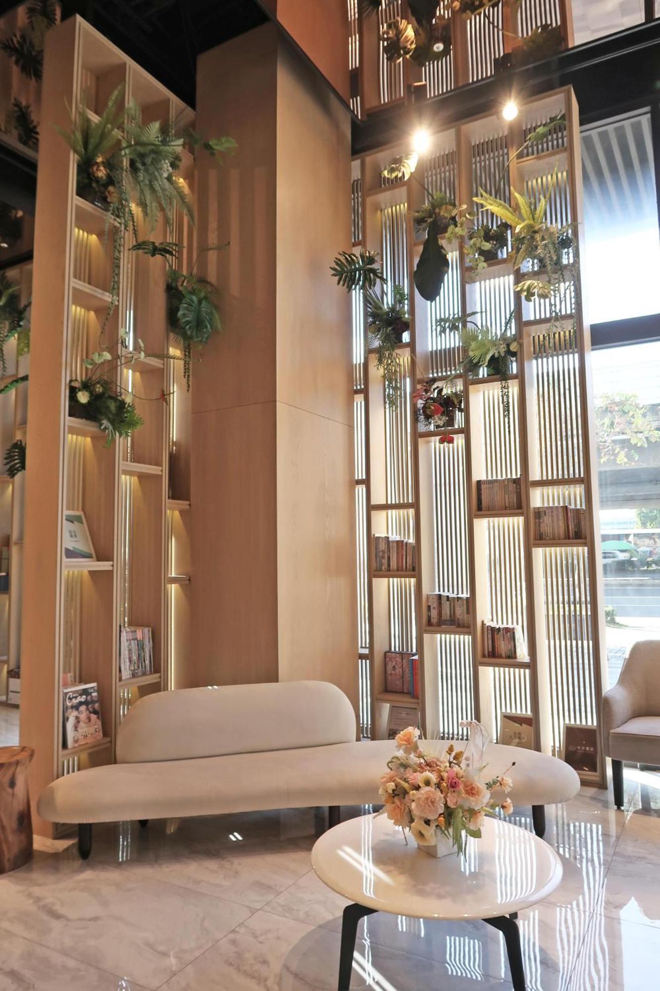 Royal Roi Hotel Taichung Exterior photo