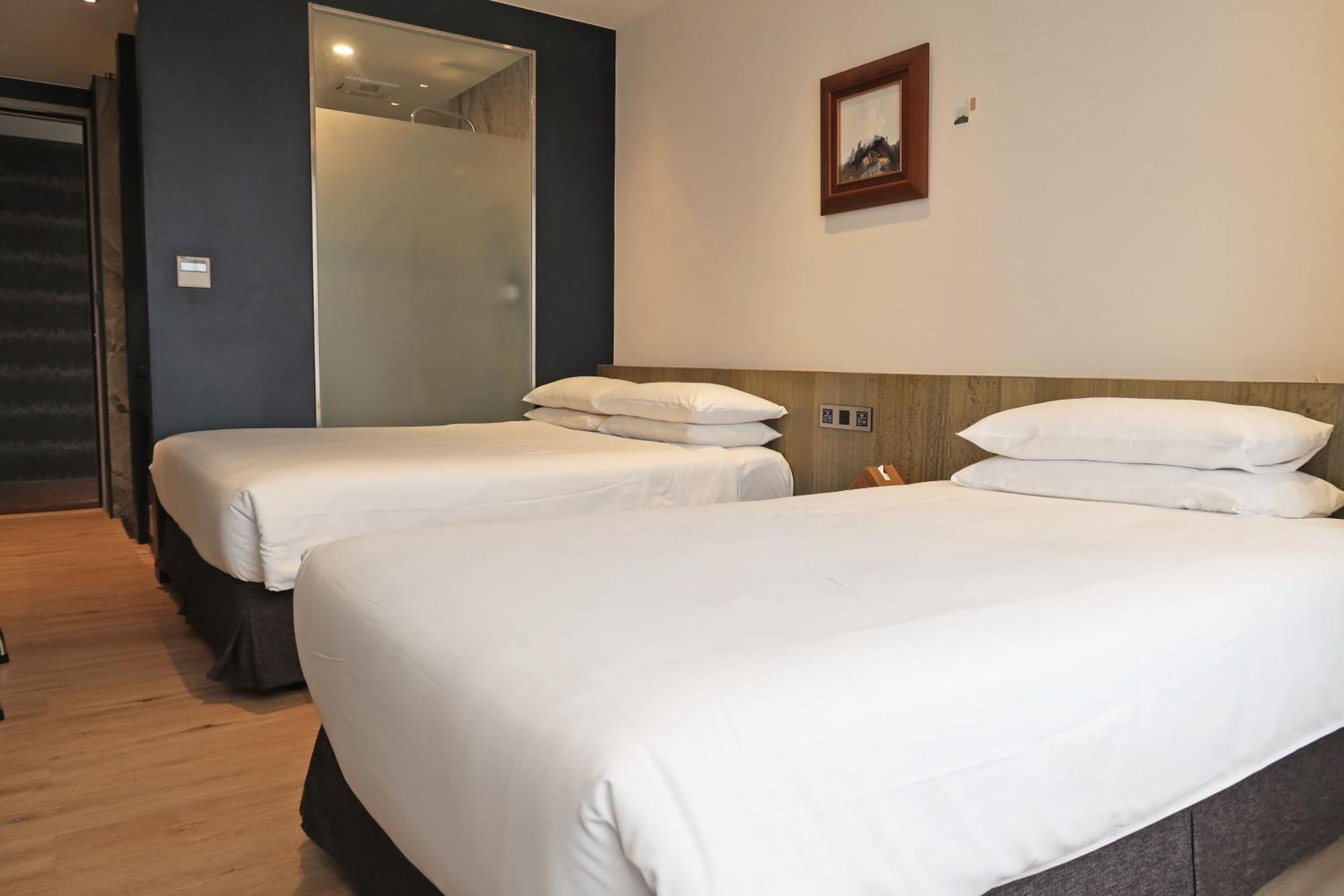 Royal Roi Hotel Taichung Exterior photo