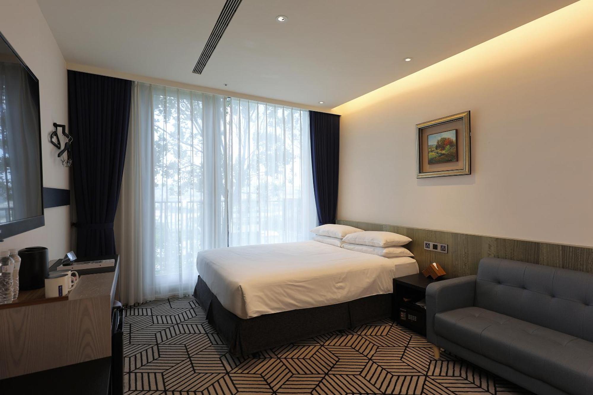 Royal Roi Hotel Taichung Exterior photo